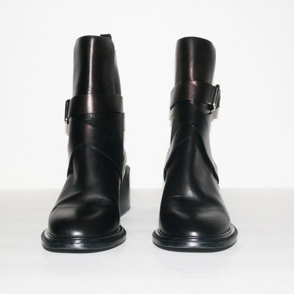 JIL SANDER BLACK LEATHER BUCKLED ANKLE BOOT w/OIL SLICK FINISH - Picture 3 of 9